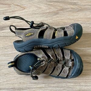 Keen Newport Fisherman Sandals Outdoors Shoes Sz 12 Boys Unisex Waterproof